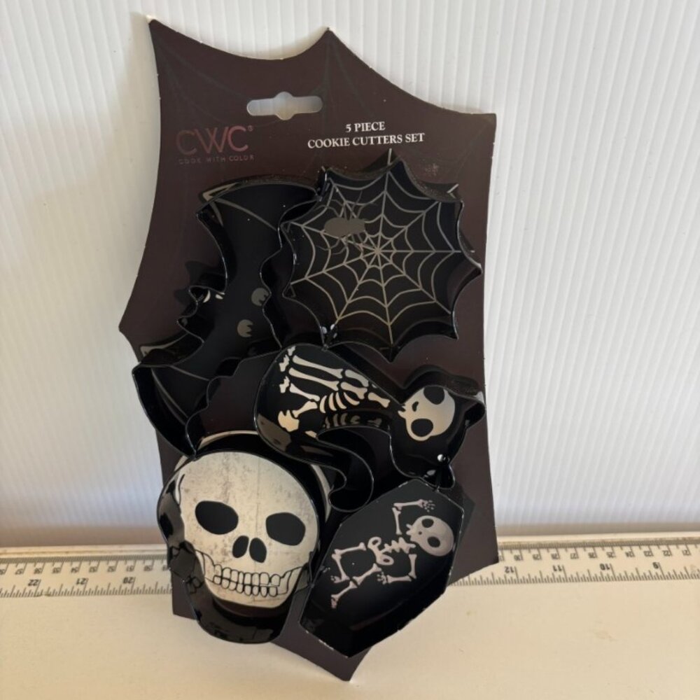 Cookie Cutters Halloween Metal 5 Pc Bat, Cat, Spiderweb, Skeleton & Skull